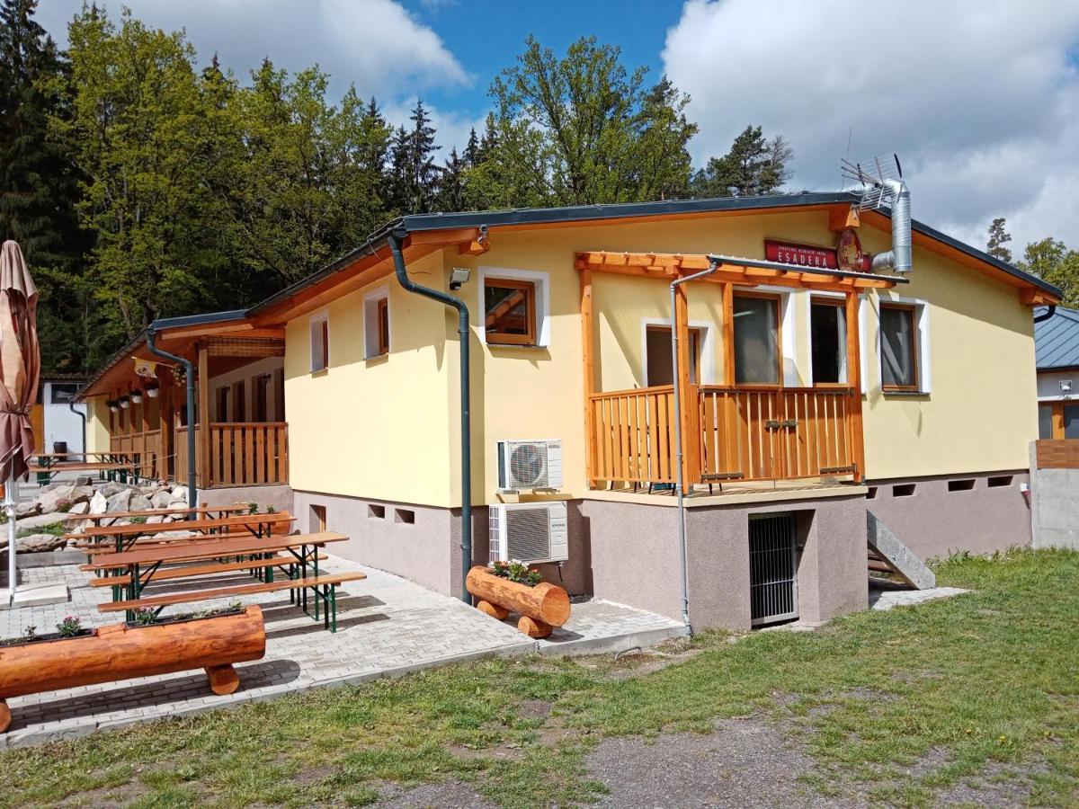Hotel Ranc Esadera Zatavi Zewnętrze zdjęcie